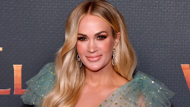 carrie underwood red carpet