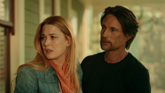 Alexandra Breckenridge as Mel Monroe, Martin Henderson as Jack Sheridan in Virgin River