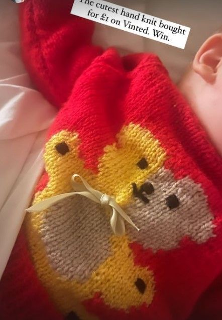 Carrie and Boris' son Frank in his cute jumper