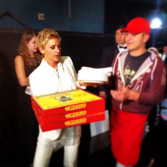 ellen degeneres pizza oscars 2014