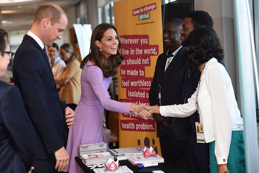 kate middleton shaking hands
