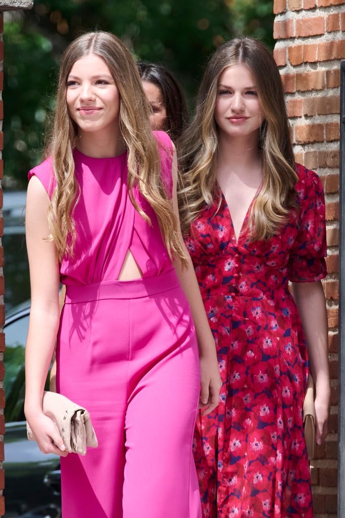 Princess Leonor and Princess Sofia smiling