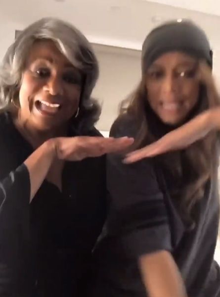 tyra banks carolyn london dancing in black outfits