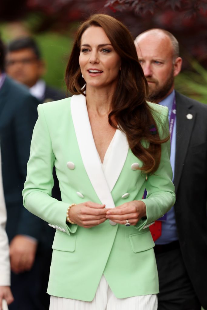 She looked lovely in mint