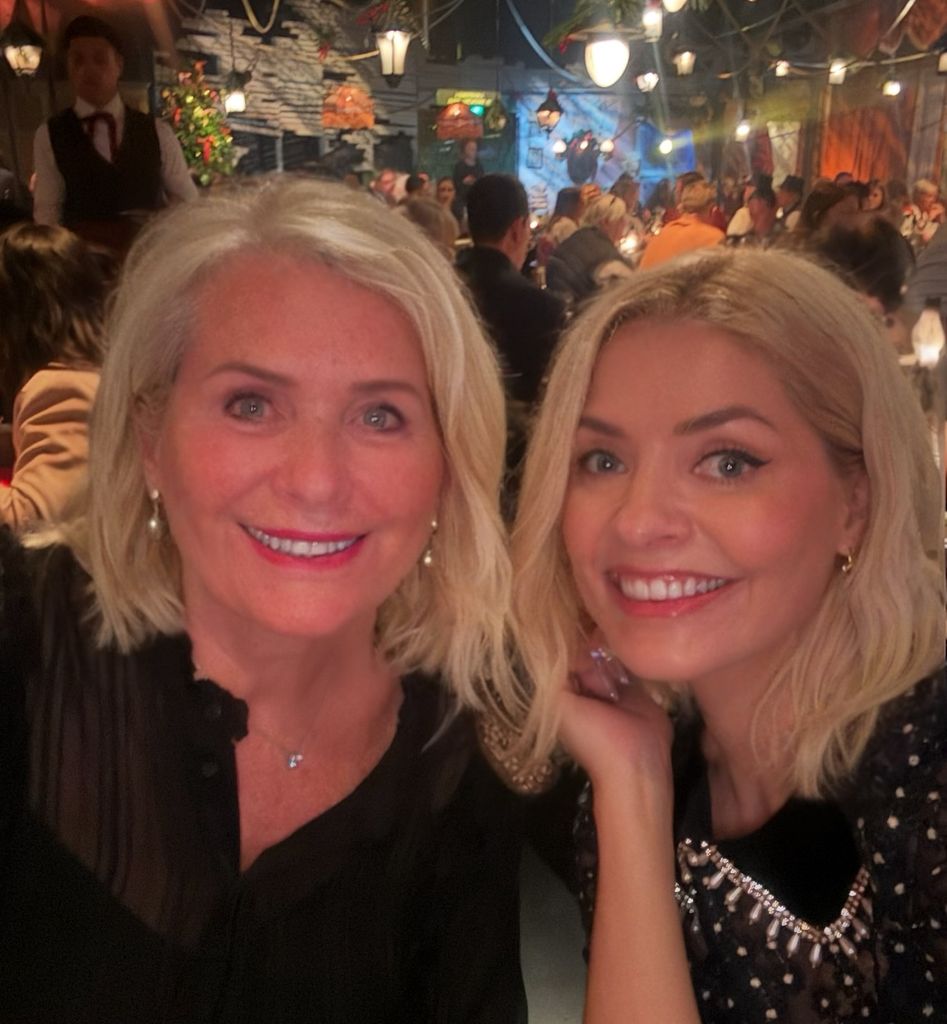 holly willoughby with mother