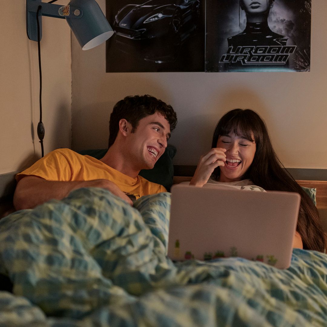 TV fans are binge-watching 'incredible' new eight-episode series in one sitting