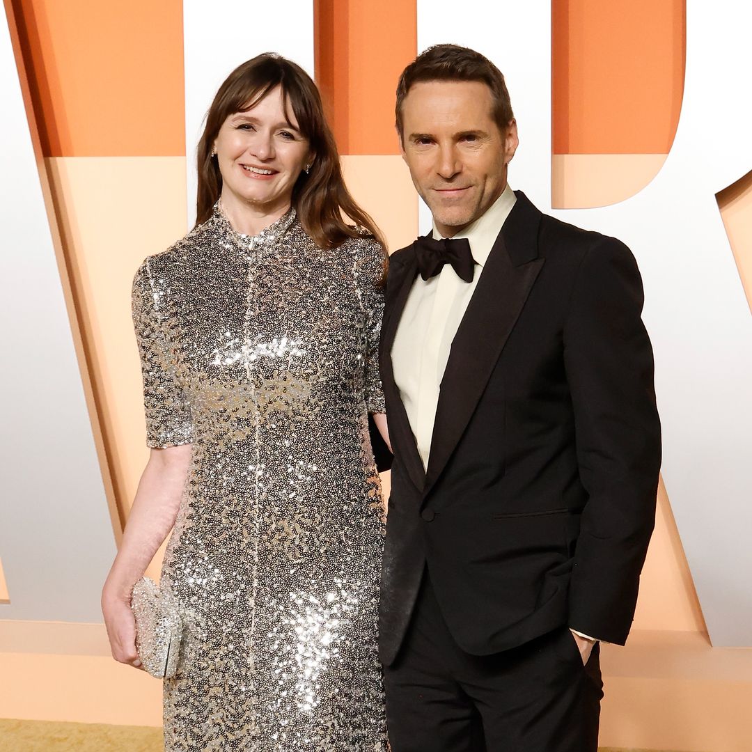 Emily Mortimer and Alessandro Nivola attend the 2025 Vanity Fair Oscar Party hosted by Radhika Jones at Wallis Annenberg Center for the Performing Arts on March 02, 2025 in Beverly Hills, California