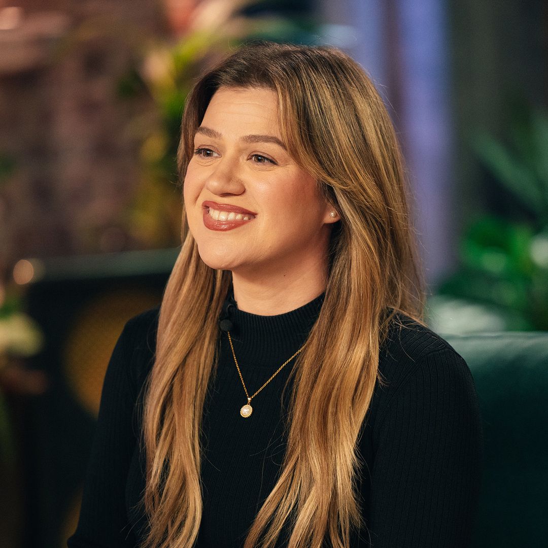 Kelly Clarkson drums up support amid show shake-up as she prepares to leave NYC